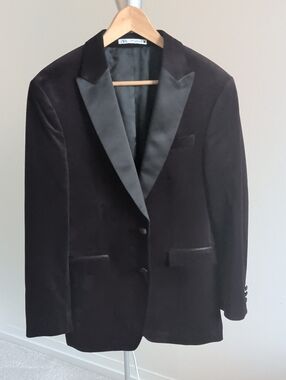 Zara Velvet Tuxedo Jacket